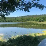 Między Nami Nad Jeziorem