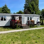 Miedzy Nami Nad Jeziorem