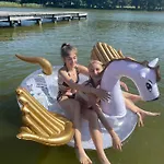 Między Nami Nad Jeziorem