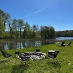 Między Nami Nad Jeziorem *