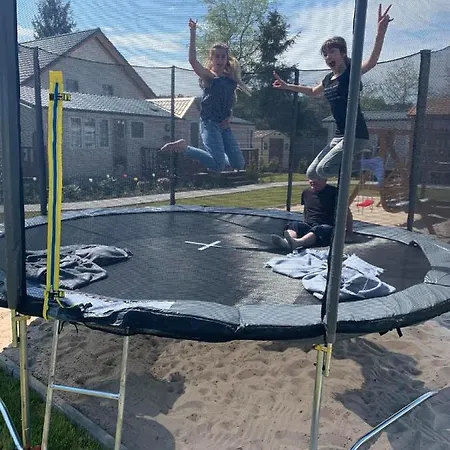 Camping Miedzy Nami Nad Jeziorem