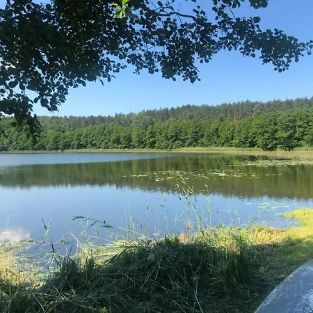 Miedzy Nami Nad Jeziorem
