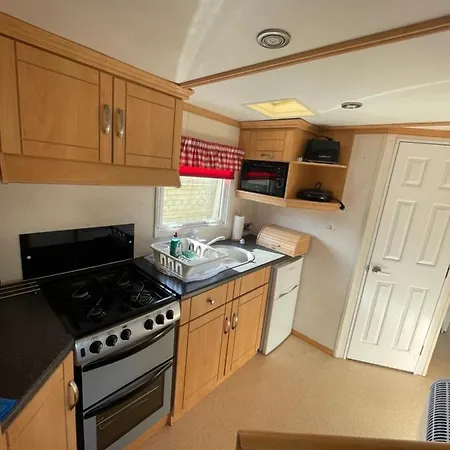 Miedzy Nami Nad Jeziorem Kołczewo