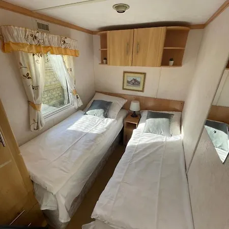 Camping Miedzy Nami Nad Jeziorem