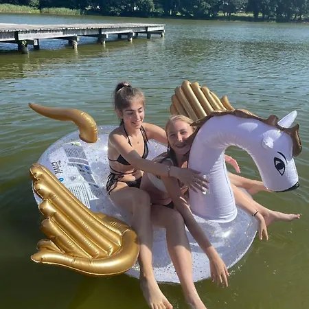 Miedzy Nami Nad Jeziorem