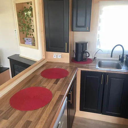 Miedzy Nami Nad Jeziorem Camping