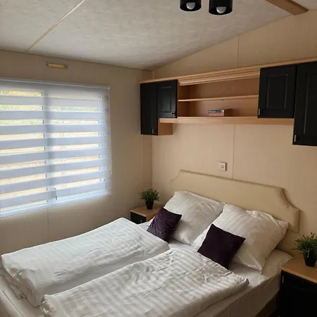 Miedzy Nami Nad Jeziorem Campeggio Kolczewo