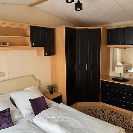 Miedzy Nami Nad Jeziorem *