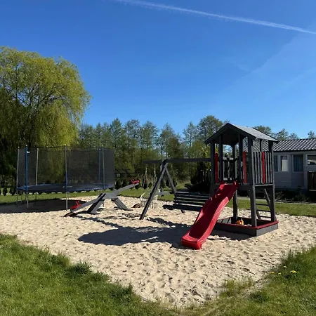 Miedzy Nami Nad Jeziorem Camping