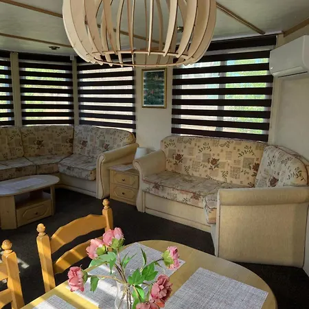 Miedzy Nami Nad Jeziorem