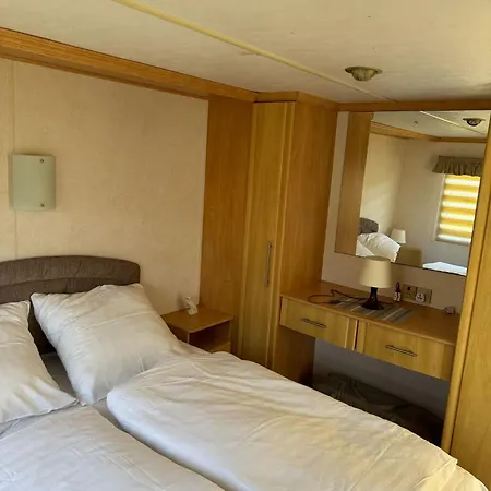 Miedzy Nami Nad Jeziorem Kołczewo