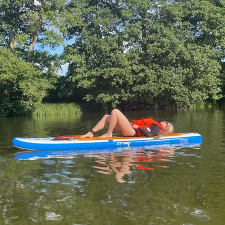 Miedzy Nami Nad Jeziorem