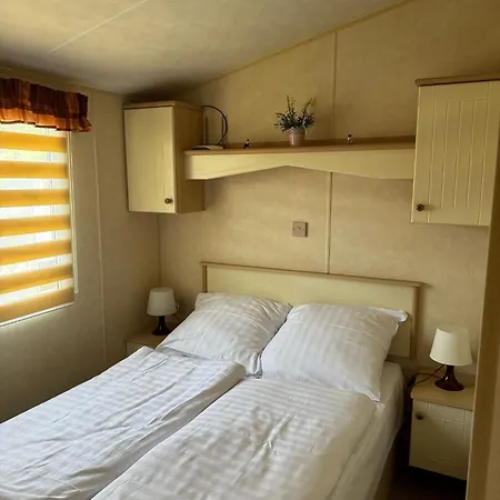 Miedzy Nami Nad Jeziorem Camping Kołczewo