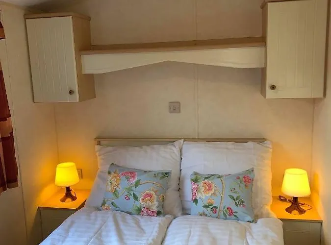 Campsite Miedzy Nami Nad Jeziorem *