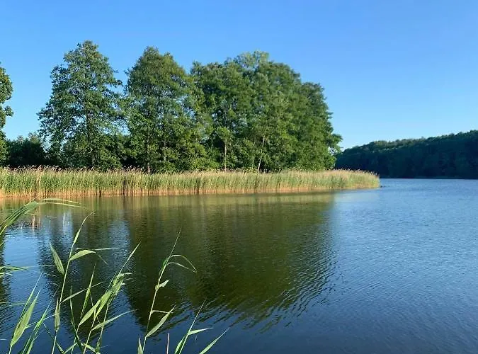 Campsite Miedzy Nami Nad Jeziorem *