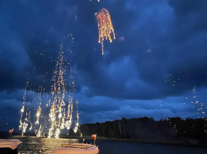 Miedzy Nami Nad Jeziorem