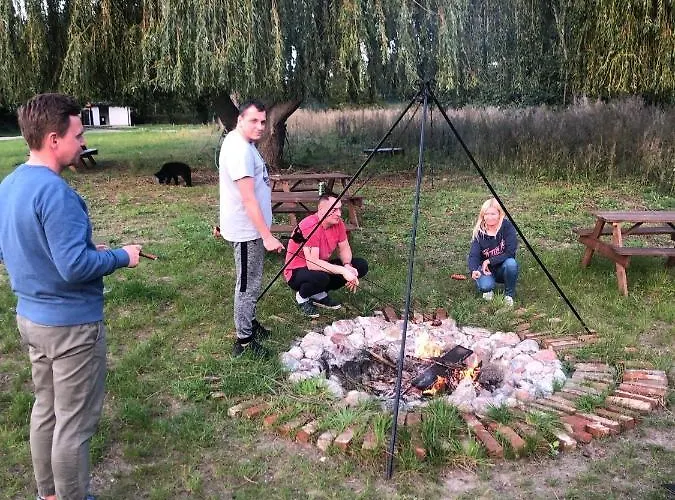 Miedzy Nami Nad Jeziorem Kołczewo