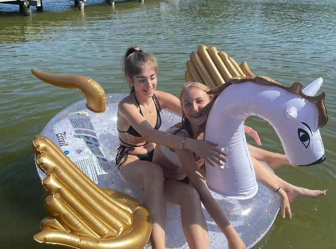 Miedzy Nami Nad Jeziorem