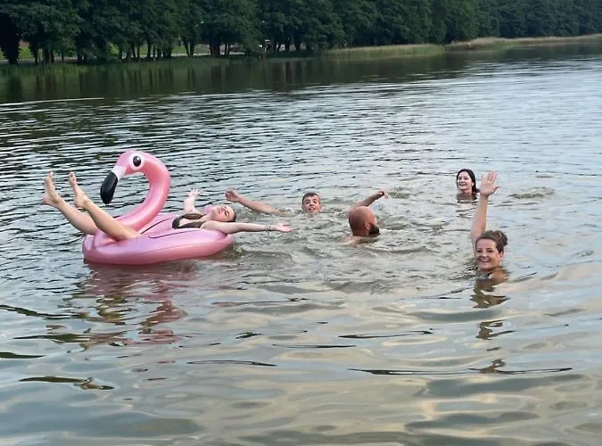 Miedzy Nami Nad Jeziorem Kołczewo