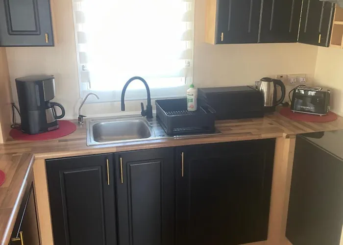 Miedzy Nami Nad Jeziorem Kamp alanı Kołczewo