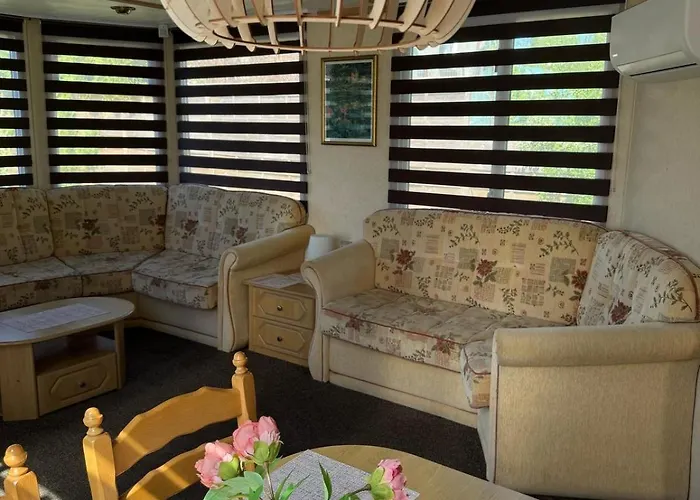 Miedzy Nami Nad Jeziorem