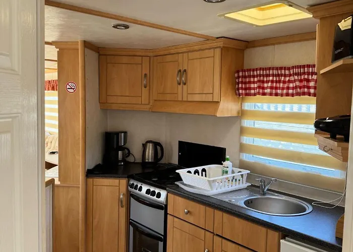 Miedzy Nami Nad Jeziorem Kamp alanı