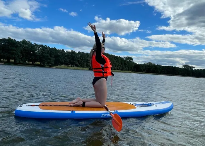 Miedzy Nami Nad Jeziorem