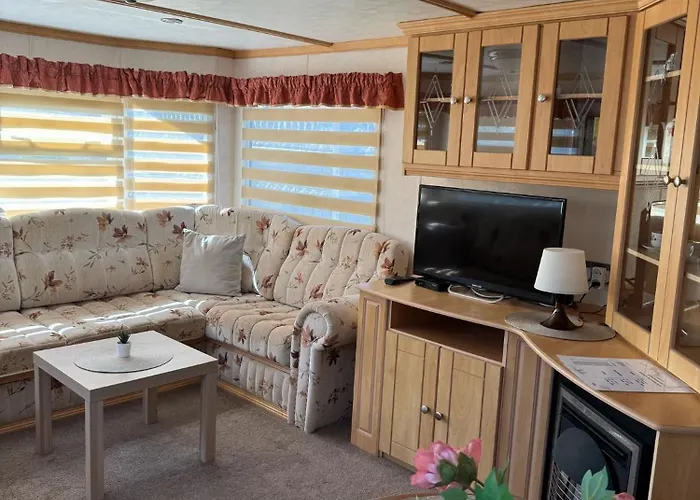 Miedzy Nami Nad Jeziorem Kamp alanı